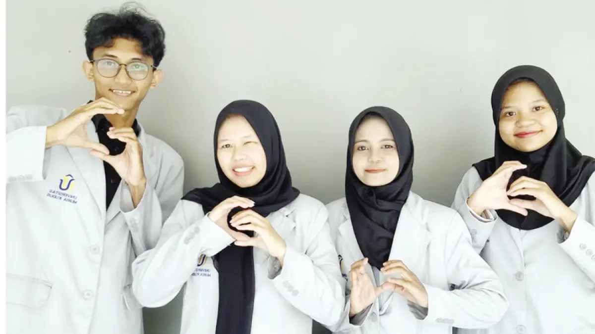 PRESTASI: Tim Psikologi mahasiswa UMK foto bersama usai menerima pengumuman lolos pendanaan nasional. (UMK UNTUK RADAR KUDUS)