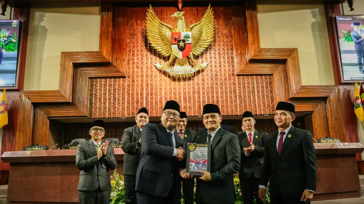 BARENG: Gubernur Jawa Tengah Ahmad Luthfi, Sekda Provinsi Jawa Tengah Sumarno, termasuk pimpinan DPRD Jateng. Hadir pula Dirjen Pemeriksaan Keuangan Negara V BPK, Widhi Widayat, dan Kepala Perwakilan BPK Provinsi Jawa Tengah, Ahmad Luthfi H Rahmatullah.