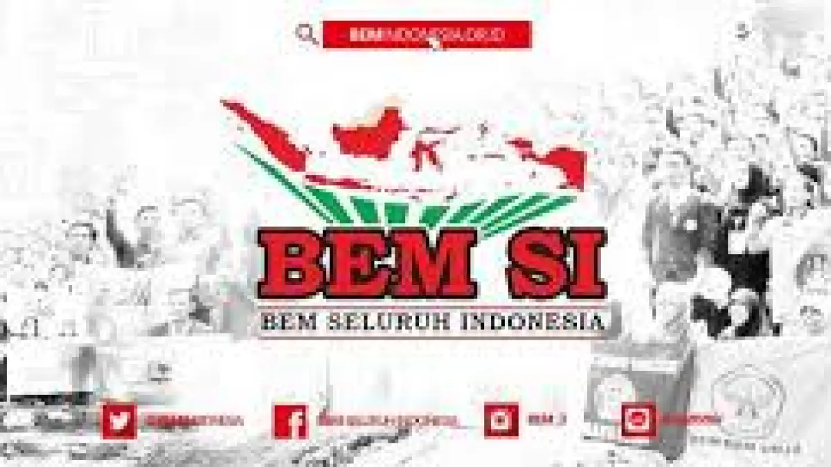 BEM SI Jateng Gelar Aksi Teatrikal Bakar Uang Mainan di Depan Kantor Bank Indonesia