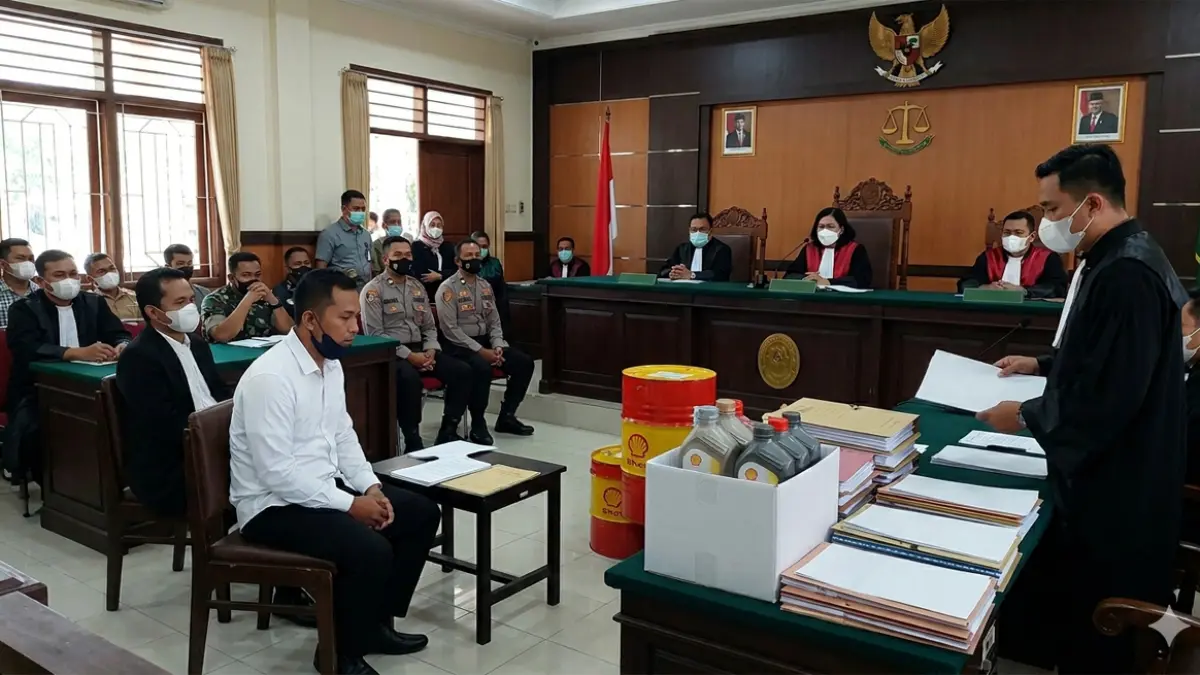 Ilustrasi warga menjalani proses hukum dalam kasus penggelapan penjualan oli.&nbsp; (ai)