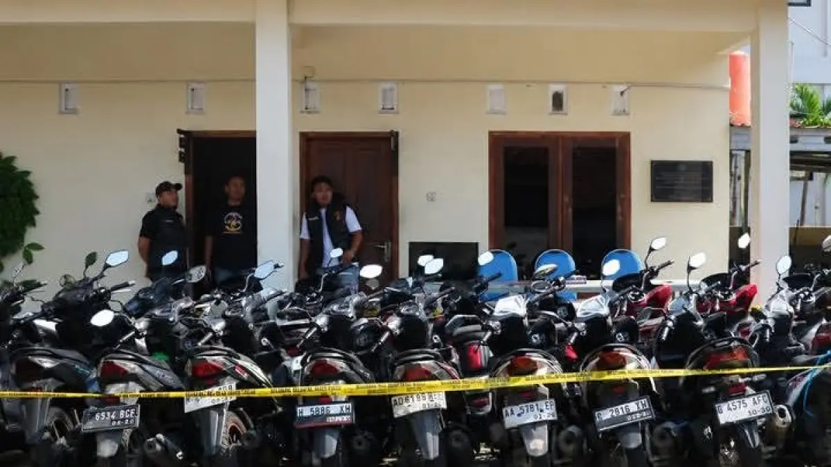 Gadaikan 40 Motor Teman dan Pacar demi Judi Online, Mahasiswa di Semarang Diringkus Polisi (@brushcoo)