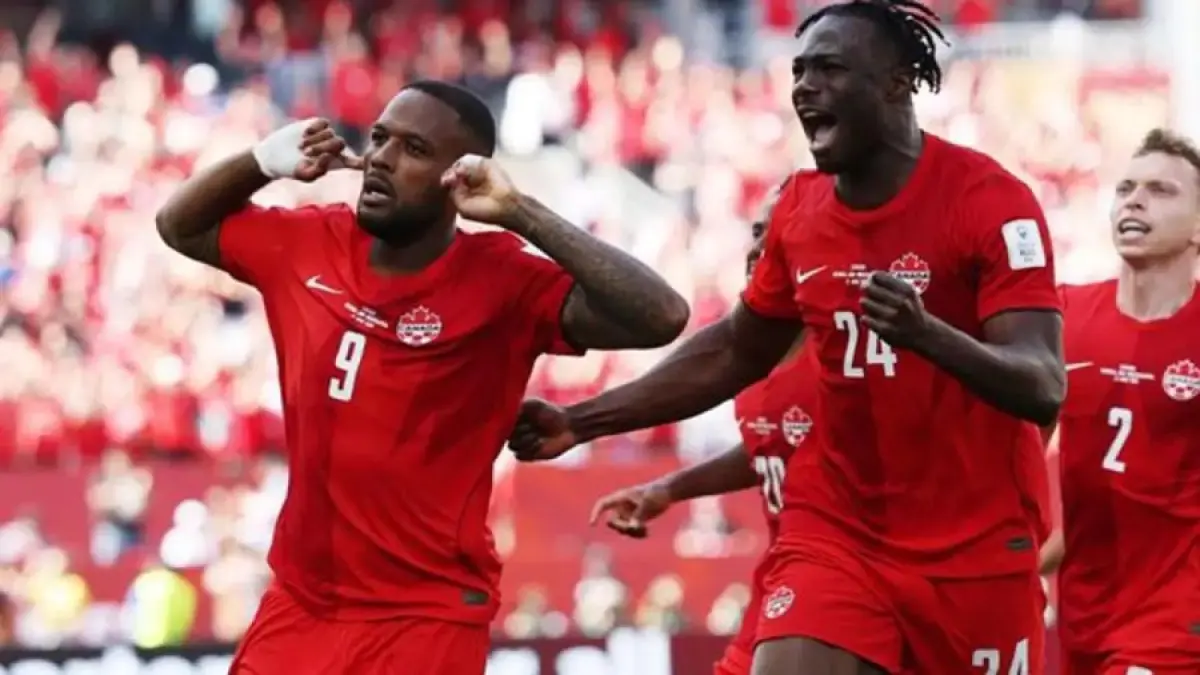 Para pemain Kanada berselebrasi setelah tercipta gol ke gawang Bosnia-Herzegovina pada pertandingan awal Grup B Piala Dunia 2026 di Stadion BMO Field, Toronto, Kanada, Sabtu WIB. Laga berakhir imbang 1-1. (X/FifaWorldCup)