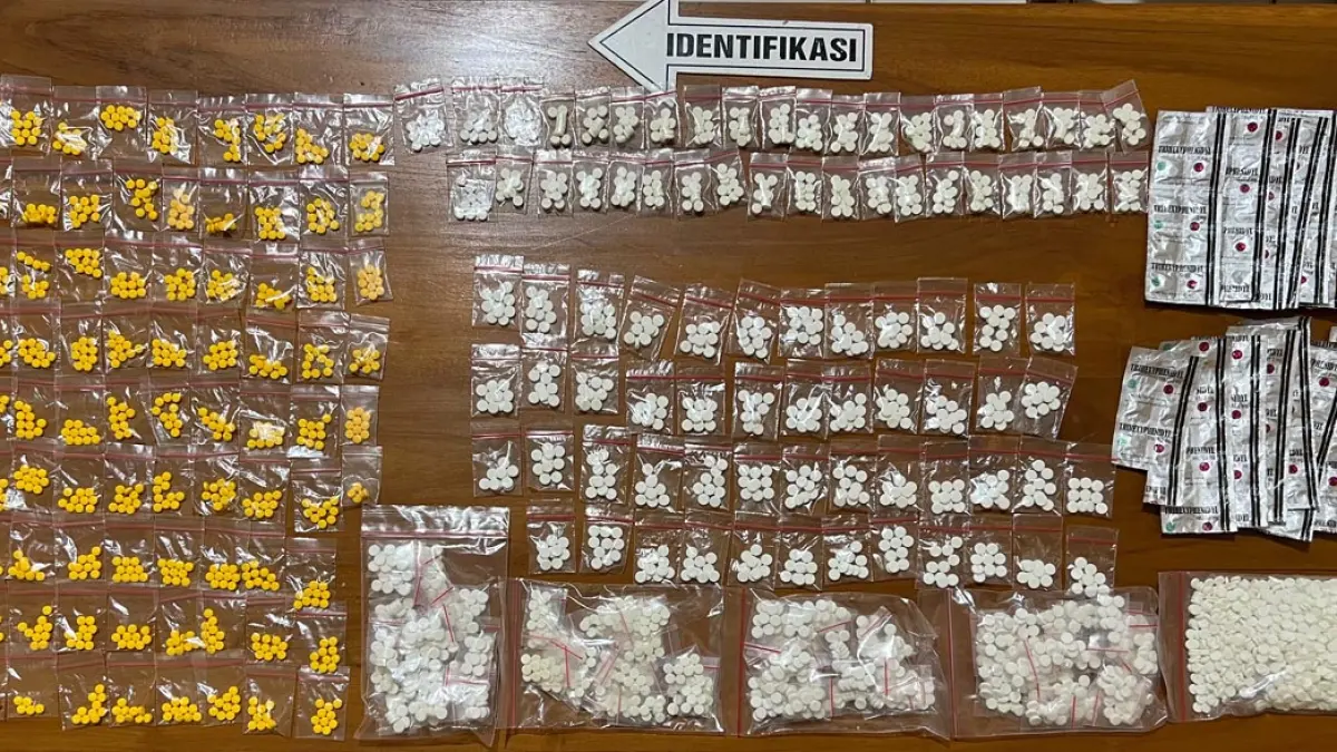 BARANG BUKTI: Sejumlah barang bukti yang diamankan oleh polisi dari tangan tersangka. (POLRES BLORA UNTUK RADAR KUDUS)