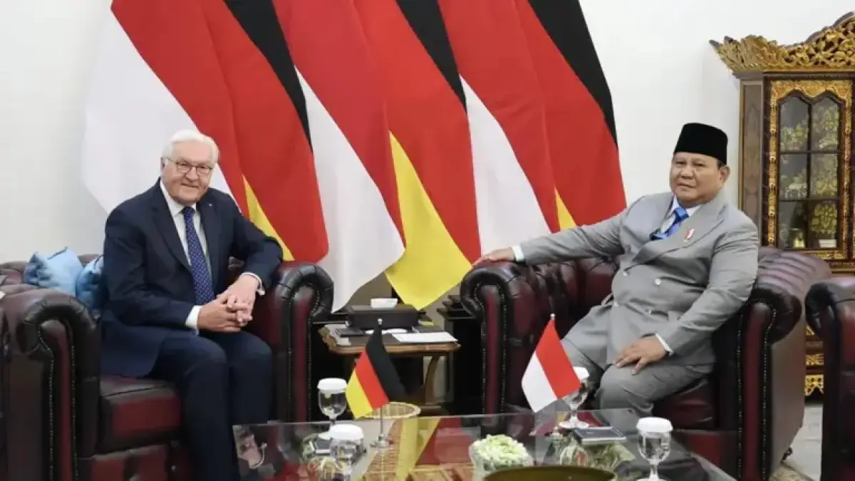 Presiden Republik Federal Jerman Frank-Walter Steinmeier bersama Presiden Republik Indonesia Prabowo Subianto di Istana Merdeka (Jawa Pos)