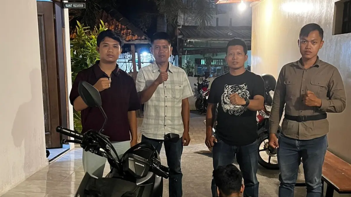 DIBEKUK – Tersangka Curanmor GAP diamankan di Mapolsek Gubug dalam kasus curanmor di Bundaran Gubug. 