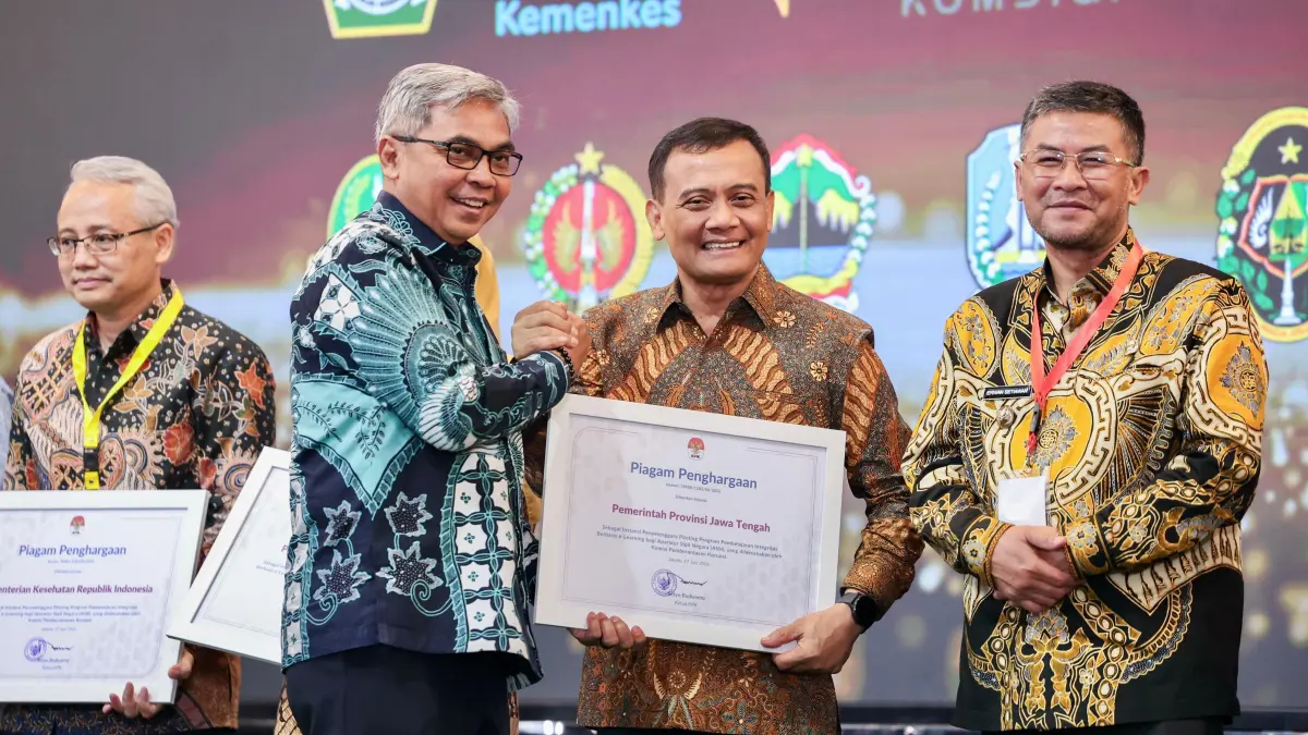 Lampaui Target KPK Hampir Tiga Kali Lipat, Pemprov Jateng Raih Penghargaan ASN Berintegritas