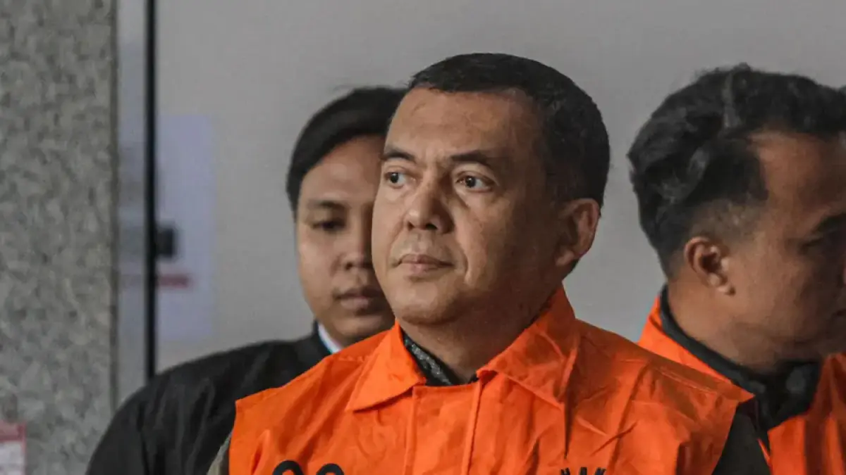 Wakil Menteri Imigrasi dan Pemasyarakatan (Wamen Imipas) Silmy Karim memakai rompi oranye keluar dari gedung KPK, Jakarta, Kamis (04/06/2026). (Hanung Hambara/Jawa Pos)