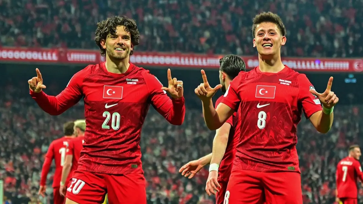 Kadioglu dan Guller di timnas Turki. (IG Arda Guller)