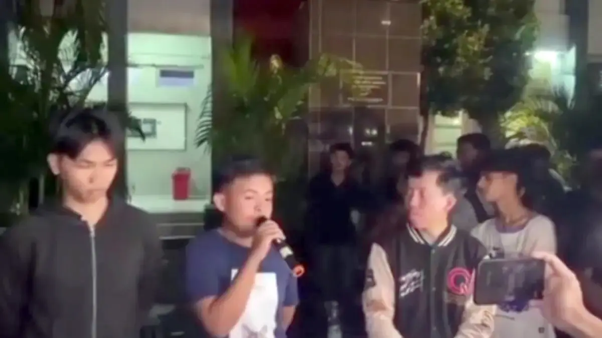 Pengurus BEM FH UBK sempat diminta pertanggungjawaban oleh pihak kampus dan mahasiswa UBK agar membalikan nama baik UBK. (X: @salam4jari)