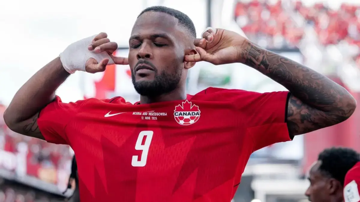 Cyle Larin diprediksi menjadi andalan Timnas Kanada saat menghadapi Qatar pada laga krusial Grup B Piala Dunia 2026 di Vancouver. (Instagram @cylelarin)