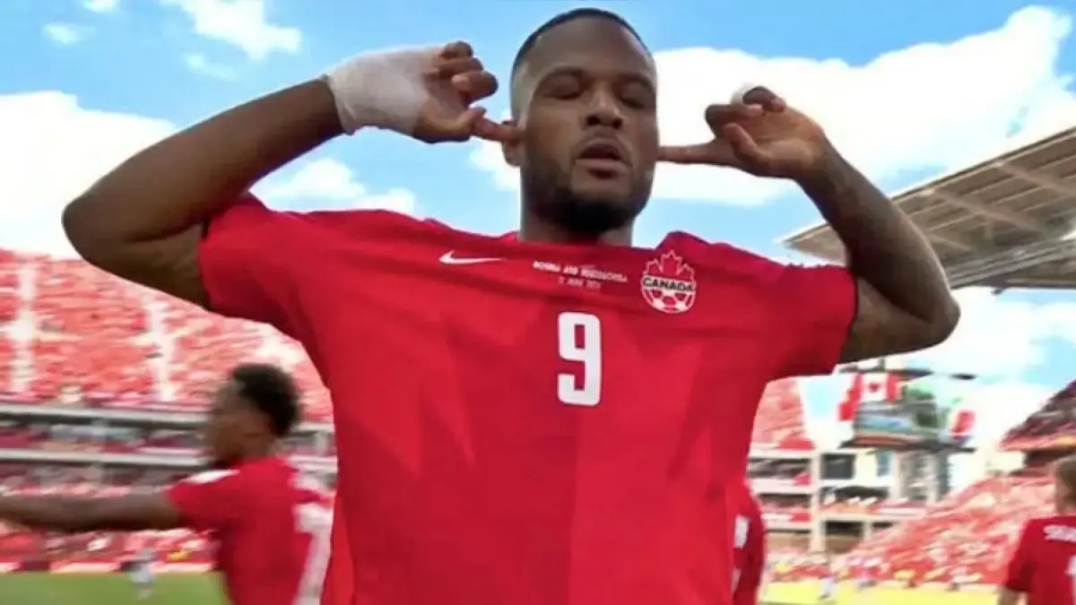 Cyle Larin menjadi pahlawan Kanada saat menahan Bosnia-Herzegovina 1-1 pada laga pembuka Piala Dunia 2026. Berikut rapor pemain dari kedua tim setelah duel di BMO Field, Toronto. (Instagram/@football_today_yt)