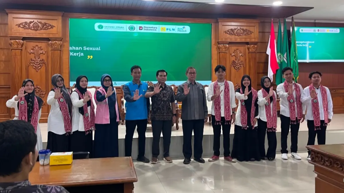 KOMITMEN: Para peserta talkshow dan pejabat Unisnu serta perwakilan PT PLN UIK Tanjung Jati B sepakat cegah kekerasan seksual.(UNISNU UNTUK RADAR KUDUS)