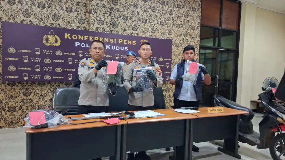 barang bukti kasus pembakaran rumah
