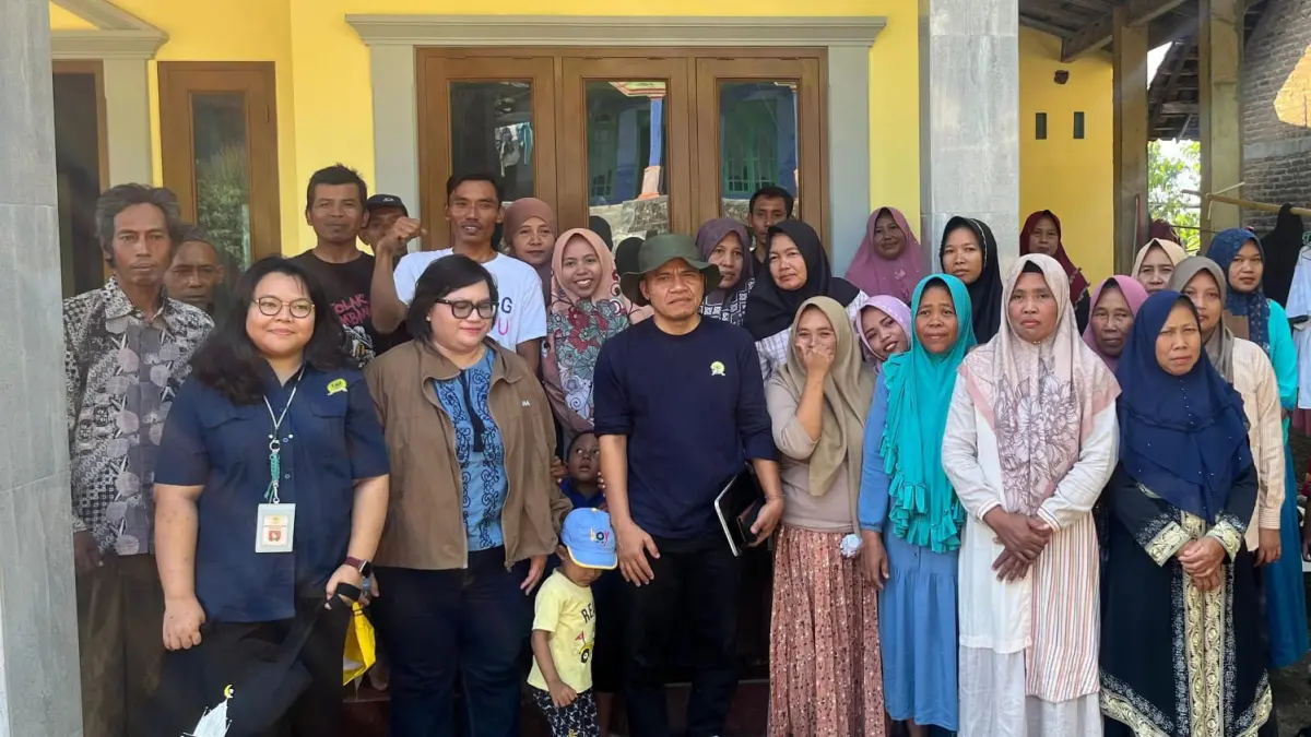 PERLINDUNGAN: Para perwakilan dari Komnas HAM turun lapangan, mengecek konflik pertambangan batuan andesit di Desa Sumbberrejo Kecamatan Donorojo pada Rabu (1/7).&nbsp;(AMRI UNTUK RADAR KUDUS)