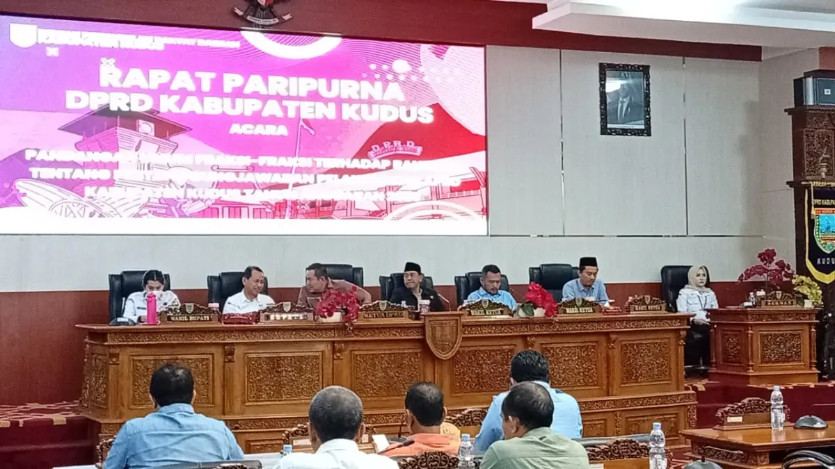 Rapat Paripurna DPRD Kudus membahas Ranperda Pertanggungjawaban APBD 2025. DPRD menyoroti besarnya SiLPA dan mendorong efektivitas belanja daerah.