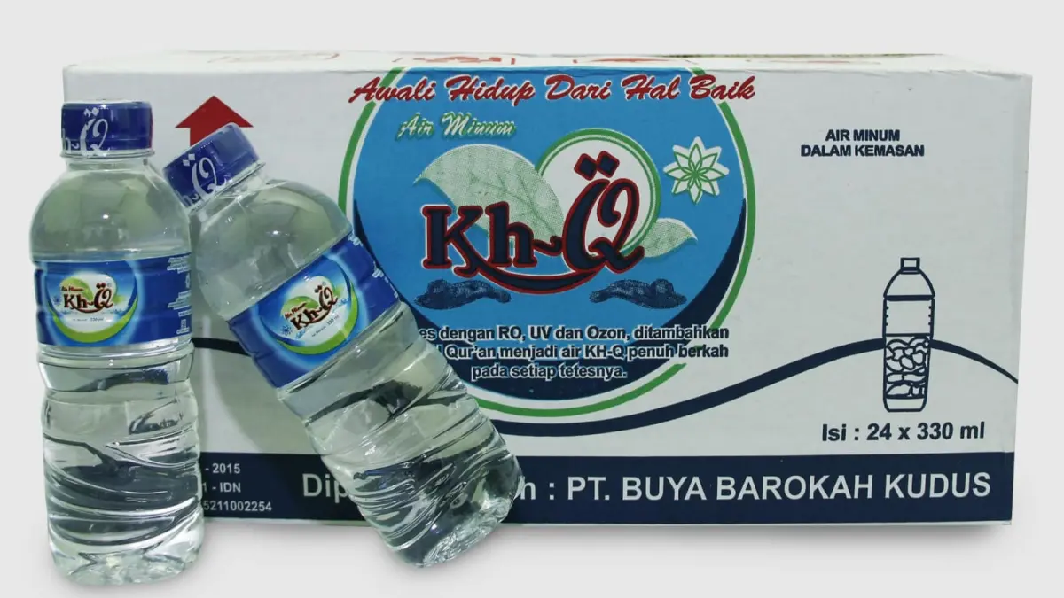 Air minum kemasan Buya dan KhQ (Yayasan Arwaniyyah Kudus)