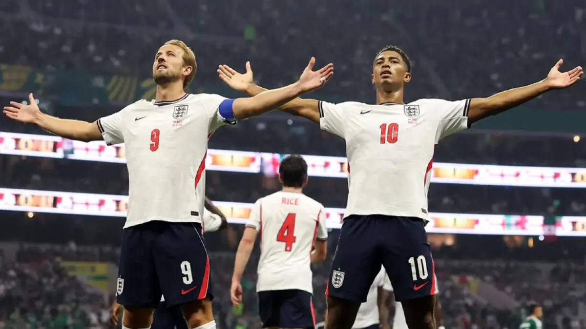 Dua pemain timnas Inggris, Harry Kane dan Jude Bellingham, merayakan gol pada duel babak 16 besar Piala Dunia 2026 Meksiko vs Inggris bergulir di Stadion Azteca pada Senin (6/7/2026) pukul 08.00 WIB.(Instagran FIFA)