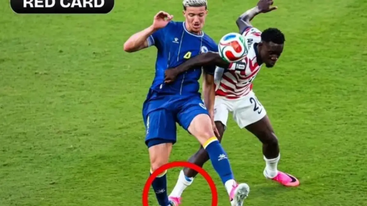 Striker timnas Amerika Serikat Folarin Balogun cetak gol dan mendapatkan kartu merah di laga Piala Dunia 2026 lawan Bosnia. (Instagram/@sportsgully)