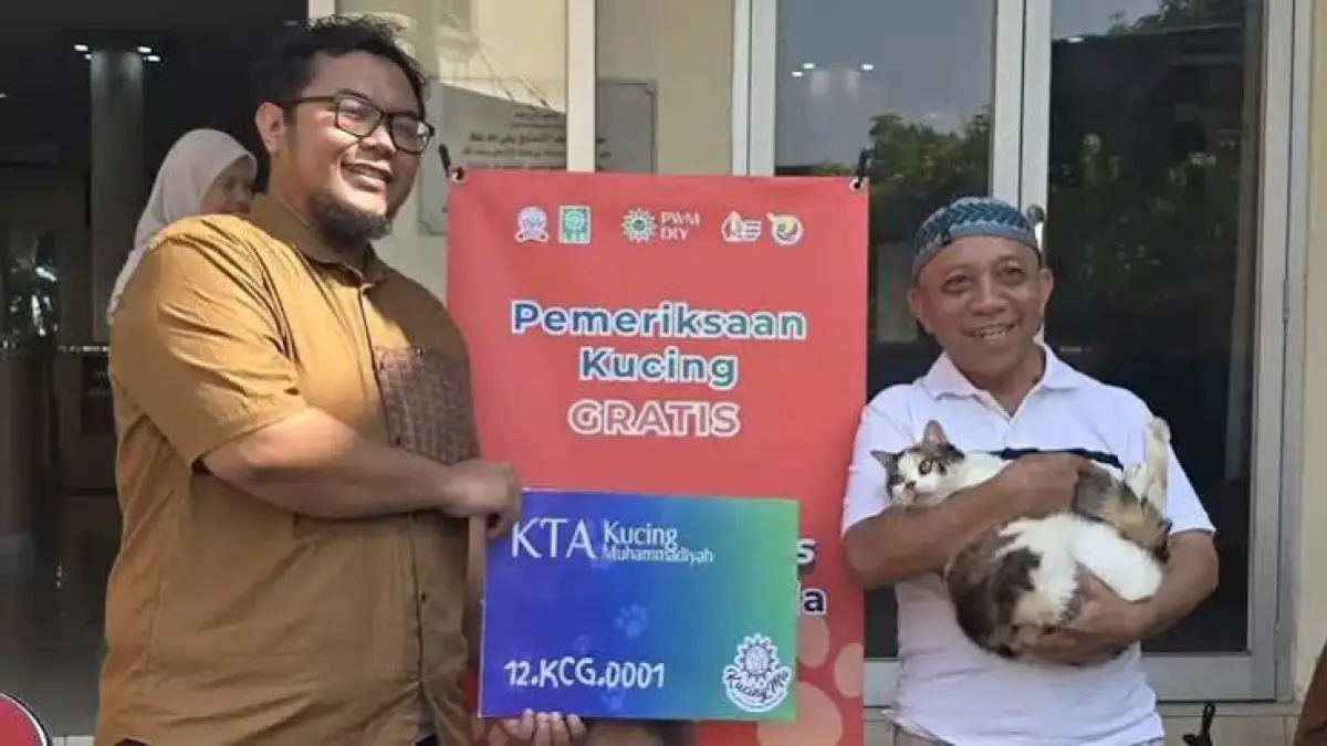 Seekor kucing bernama Messi menjadi perhatian publik setelah menerima Kartu Kucing Muhammadiyah. Messi disebut sebagai kucing pertama yang memperoleh kartu tersebut.
