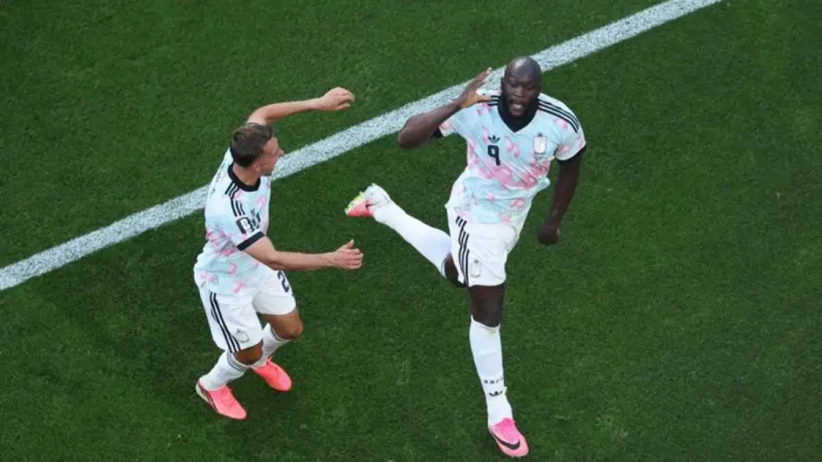 Selebrasi Romelu Lukaku (kanan) usai jebol gawang Amerika Serikat. (FIFA)