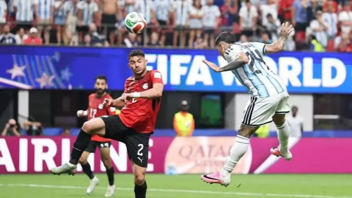 Enzo Fernandez mencetak gol penentu kemenangan Argentina atas Mesir pada masa injury time babak kedua dalam laga babak 16 besar Piala Dunia 2026 di Atlanta Stadium, Selasa (7/7) WIB. Gol tersebut memastikan Argentina menang dramatis 3-2 dan melaju ke babak perempat final.