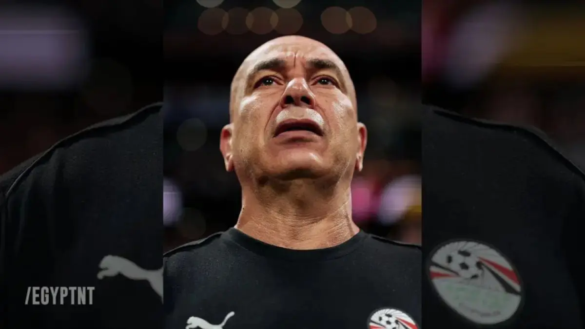 Hossam Hassan memicu kontroversi usai memperagakan gestur silang tangan berbentuk huruf X kepada wasit François Litxer pada laga Mesir kontra Argentina di babak 16 besar Piala Dunia 2026. (Instagram/@egyptnt)