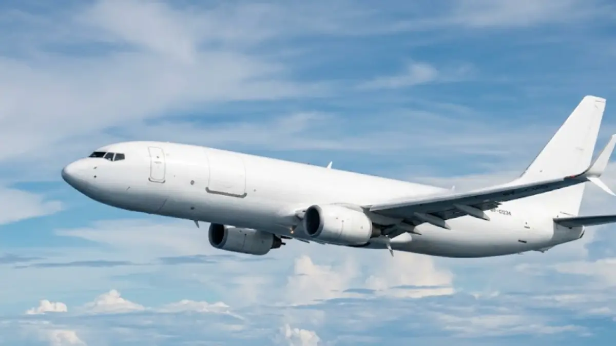 Ilustrasi foto Pesawat Kargo Boeing 737. (Gemini AI)