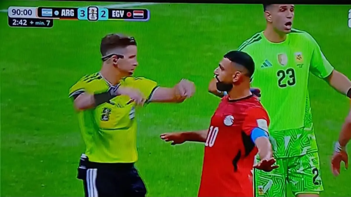 Ilustrasi - kontroversi kepemimpinan wasit asal Prancis Francois Letexier.&nbsp;