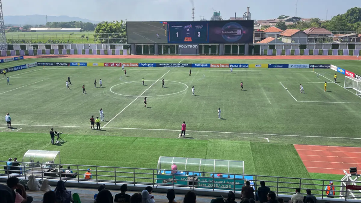 Jalannya pertandingan All-Stars Hydroplus Soccer League 2026 di Supersoccer Arena Kudus yang mempertemukan tim-tim terbaik sepak bola putri dari empat regional Indonesia.