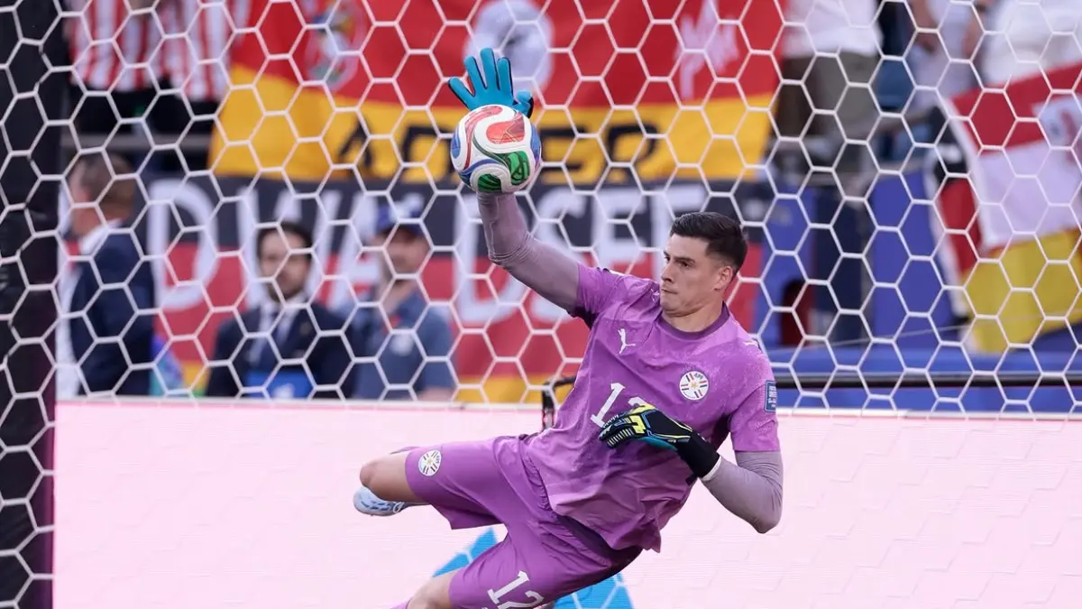 Kiper Paraguay Orlando Gill masuk Radar transfer Manchester United 