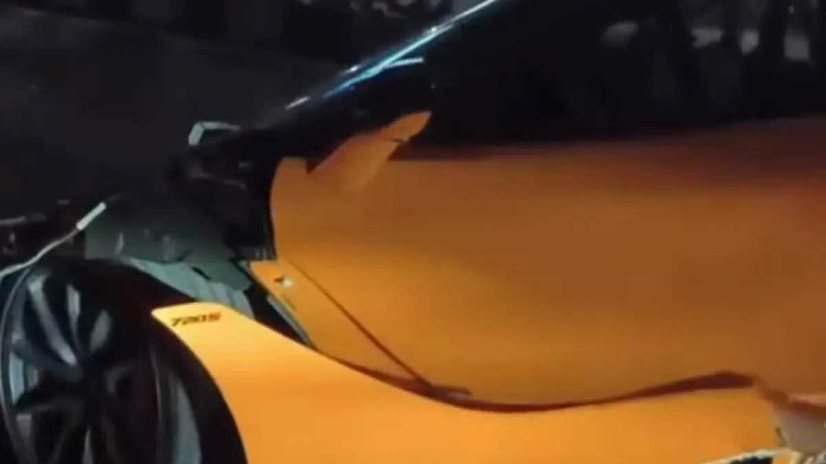 Mclaren 720S milik Andra ST yang hancur karena kecelakaan.