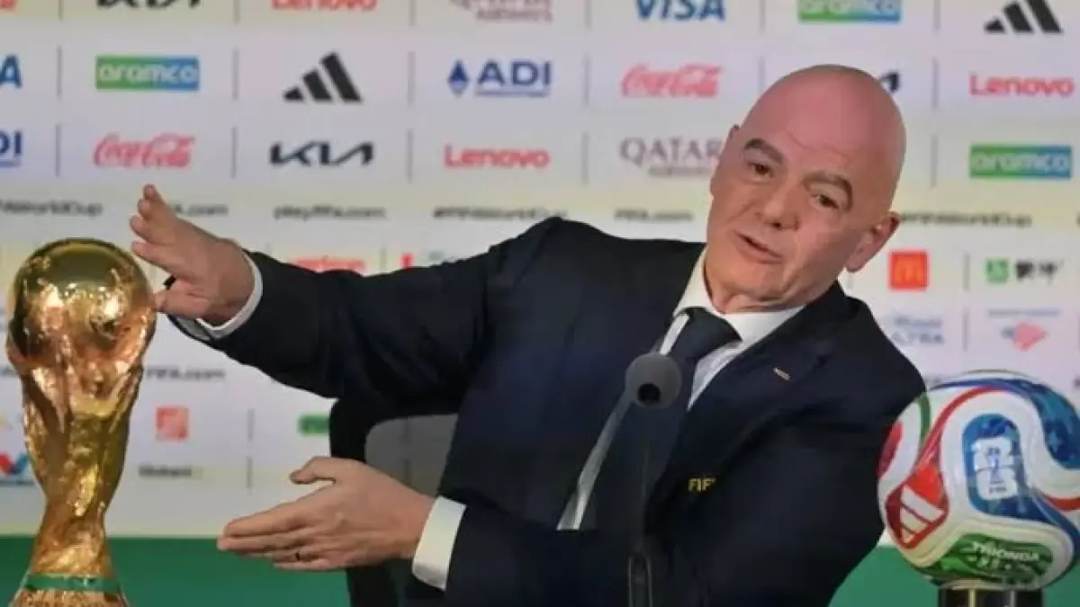 Presiden FIFA, Gianni Infantino diduga menerima telepon dari Presiden Amerika Serikat buntut kasus kartu merah Balagun dibabak 32 besar Piala Dunia 2026