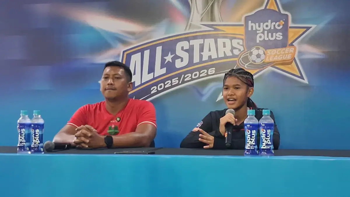 Coach Edward Dan Aisha Kalyana Nugroho