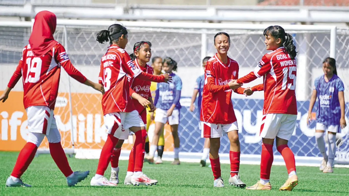 KIAN MULUS: Pemain Goal Aksis berselebrasi setelah mencetak gol ke gawang Scorpion FC pada laga lanjutan Hydroplus Soccer League. (HPSL UNTUK RADAR KUDUS)