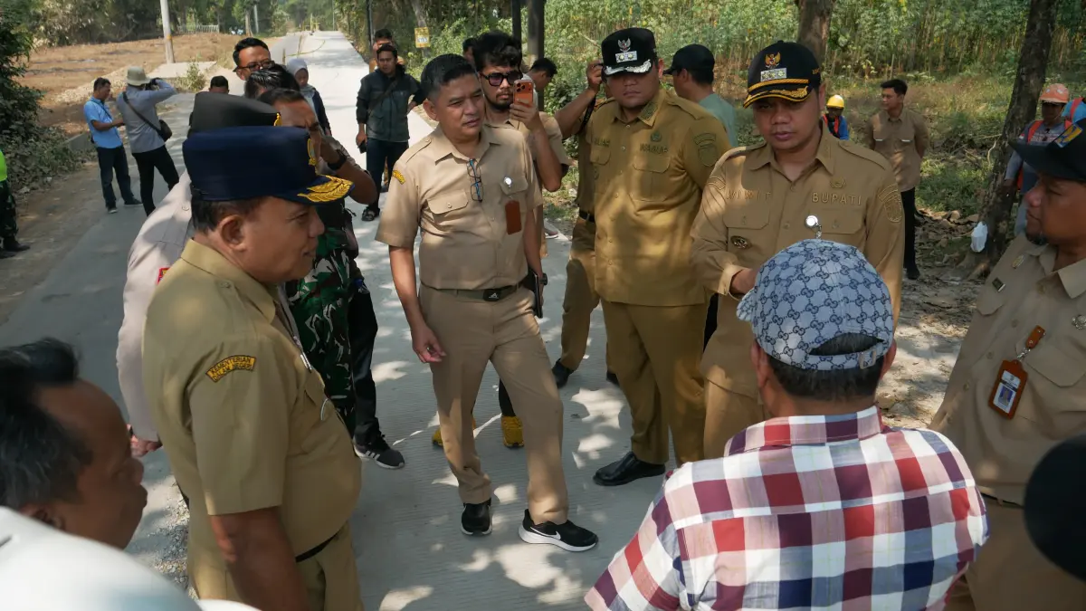 CEK: Bupati Jepara mengebut perbaikan jalan, salah satunya Jalan Mayong-Pancur dan menyiapkan jalur khusus truk tambang agar jalan lebih awet.