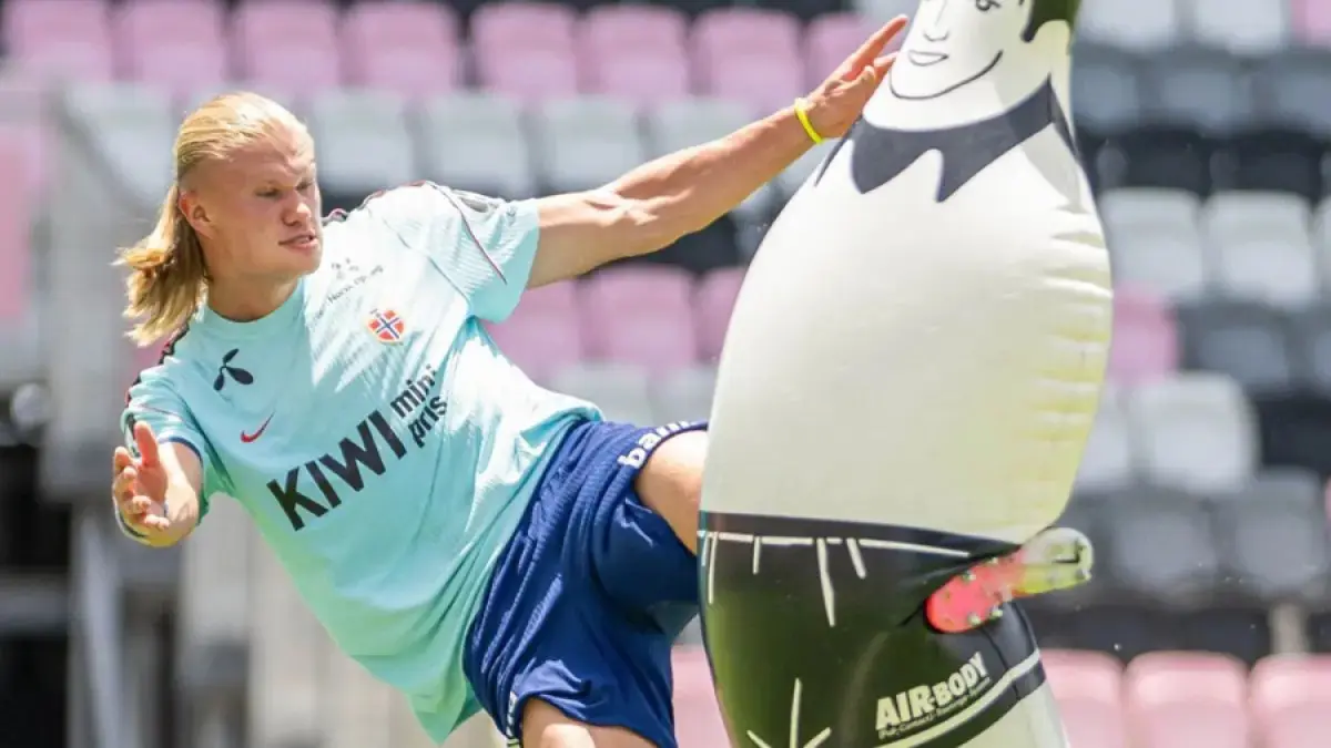 Erling Haaland menjadi sorotan dalam duel Norwegia melawan Timnas Inggris pada perempat final Piala Dunia 2026 di Miami Stadium. (Instagram @herrelandslaget)