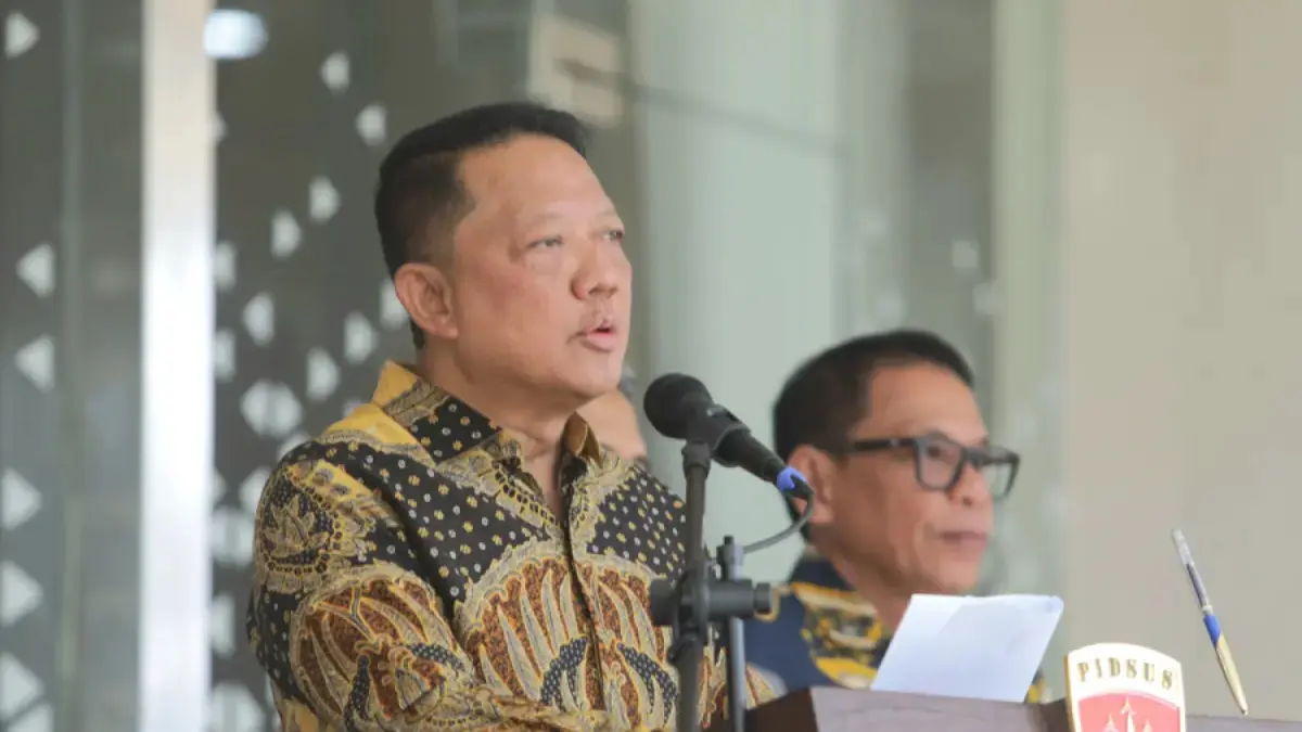 Jaksa Agung Muda Tindak Pidana Khusus (Jampidsus) Kejaksaan Agung, Febrie Adriansyah menyampaikan keterangan pers di Gedung Bundar Jampidsus Kejagung, Jakarta, Jumat (10/7). (Dery Ridwansah/JawaPos.com)