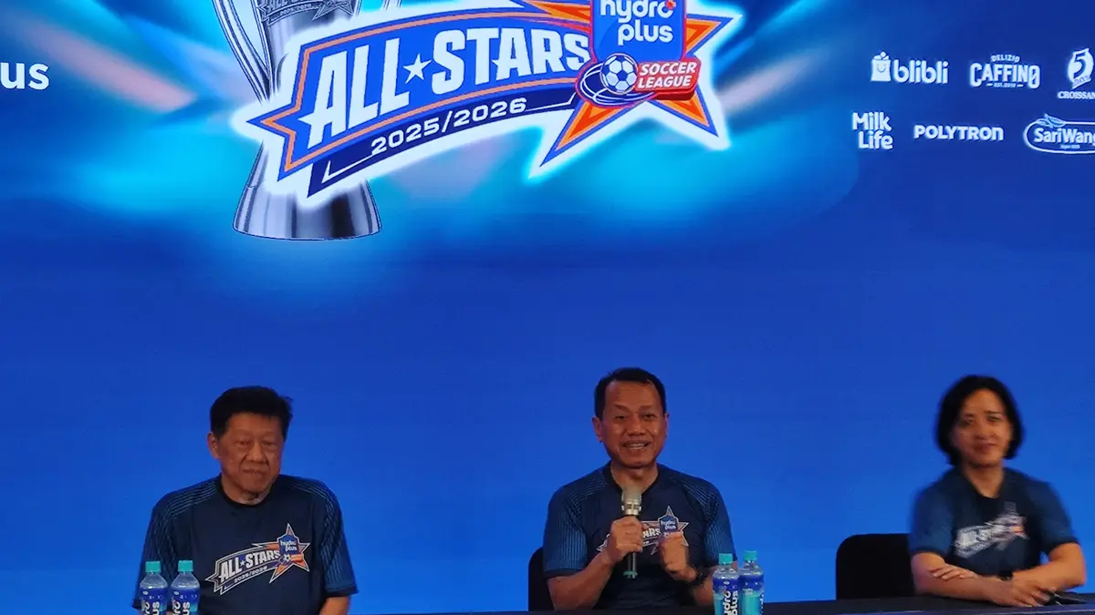 TINGKATKAN&nbsp;EKONOMI:&nbsp;Bupati&nbsp;Kudus&nbsp;Samani&nbsp;Intakoris&nbsp;(tengah)&nbsp;memberikan&nbsp;keterangan&nbsp;kepada&nbsp;awak&nbsp;media.&nbsp;(GALIH&nbsp;ERLAMBAN&nbsp;W/&nbsp;Radar&nbsp;Kudus)