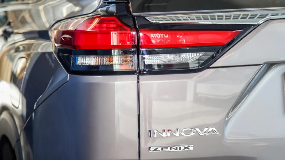 Ilustrasi Kijang Innova