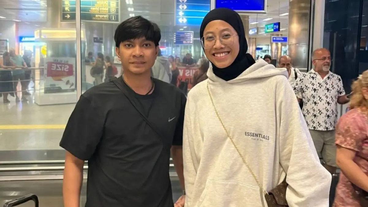 Megawati Hangestri Pertiwi dan suaminya, Dio Novendra. (Instagram ManisaBBSK)