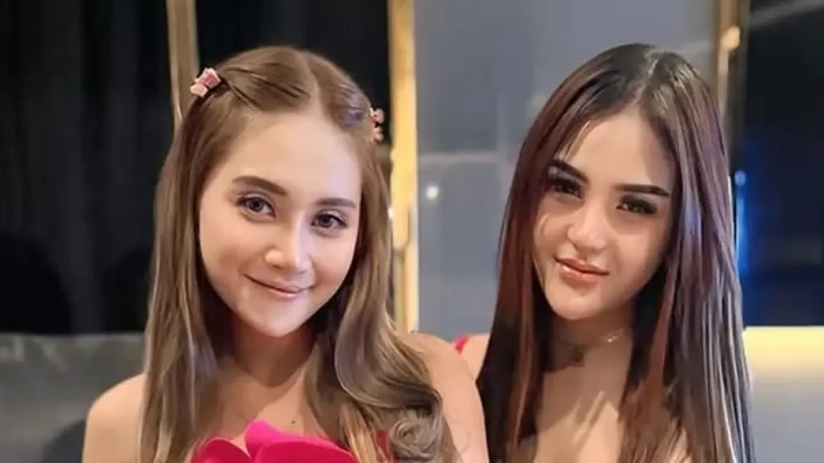 Mala Agatha (kiri), Icha Chellow (kanan) 