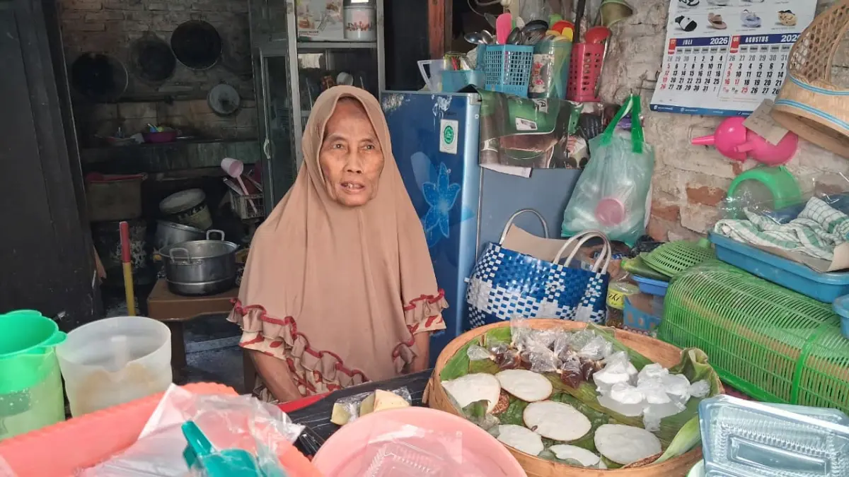 Mbah Sumini penjual bubur sumsum dan serabi