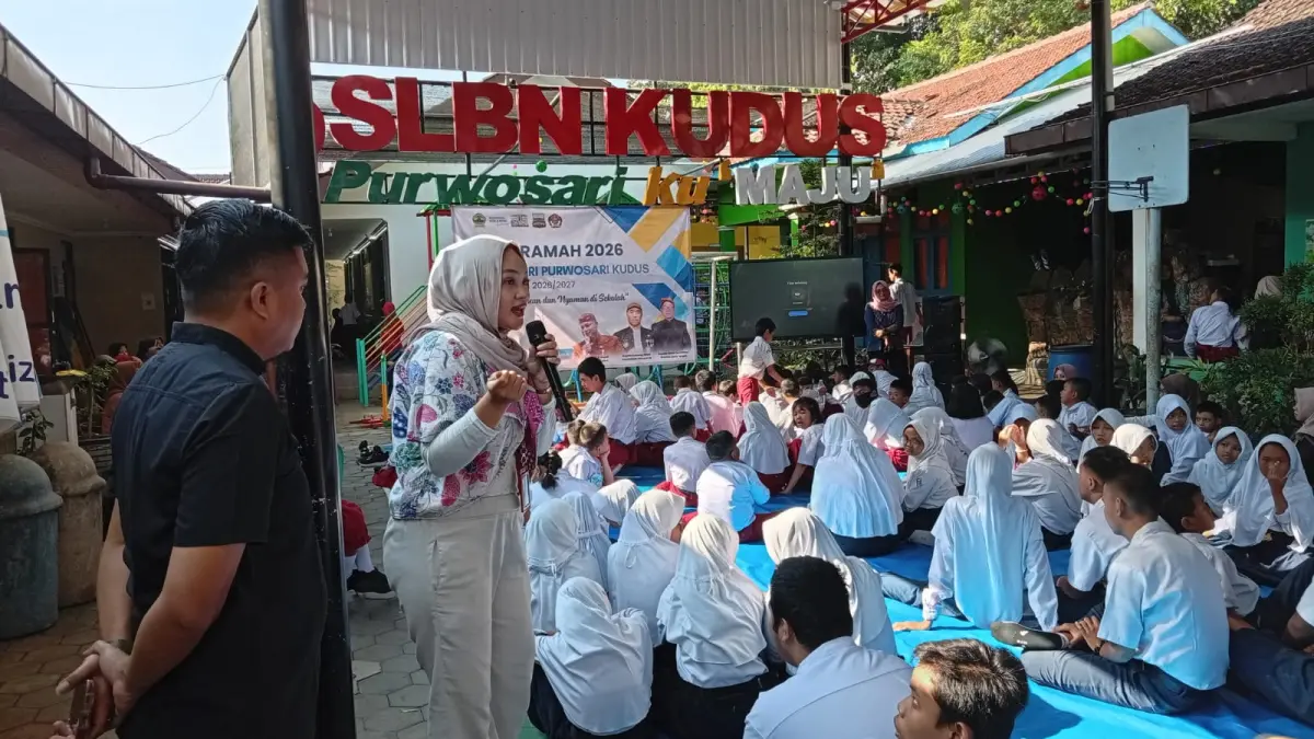 Sosialisasi gizi " Anak Indonesia Sehat" di SLBN Purwosari Kudus (MUHAMMAD ARIBAL ADIB)