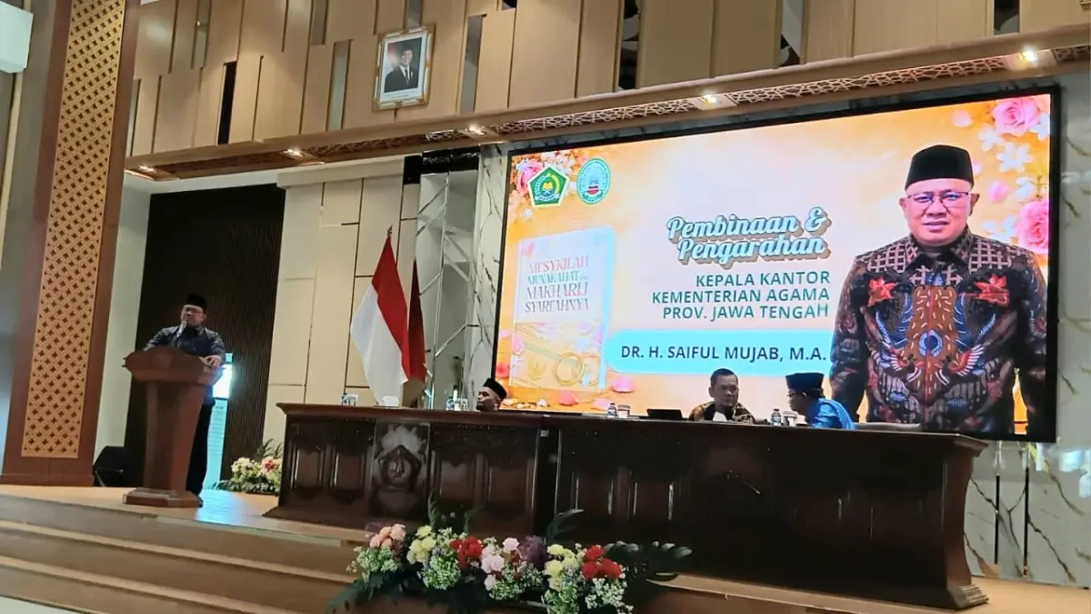 KHIDMAT: Kepala Kantor Wilayah Kementerian Agama (Kakanwil Kemenag) Jawa Tengah, Saiful Mujab, tengah memberikan arahan mengenai potensi pengembangan karya bagi penghulu. (KANWIL KEMENAG UNTUK RADAR KUDUS)