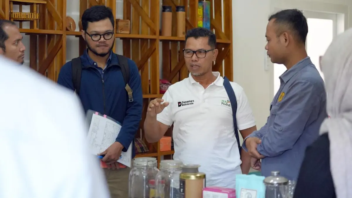 Tenaga ahli TJSL PLN UIK Tanjung Jati B, PLN UID Jawa Tengah dan Rumah BUMN Jepara berdiskusi di Rumah BUMN Jepara, Kauman, Jepara, Selasa (30/6). 