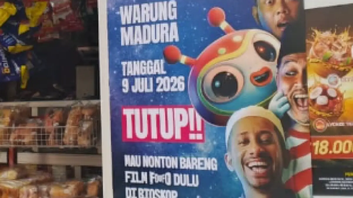 "Warung Madura tutup, nonton Foufo dulu!"
Poster promosi film Foufo ini viral karena gimmick-nya yang absurd tapi kocak, sampai-sampai warganet becanda ini "kiamat kecil" buat yang biasa jajan tengah malam 