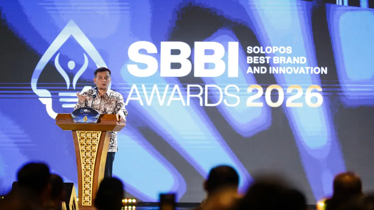 INOVASI: Gubernur Jawa Tengah, &nbsp;Ahmad Luthfi, menerima penghargaan Impactful Regional Leadership dalam acara Solopos Best Brand & Innovation (SBBI) Award 2026 yang digelar di The Alana Solo, Kabupaten Karanganyar, Jumat, 17 Juli 2026.