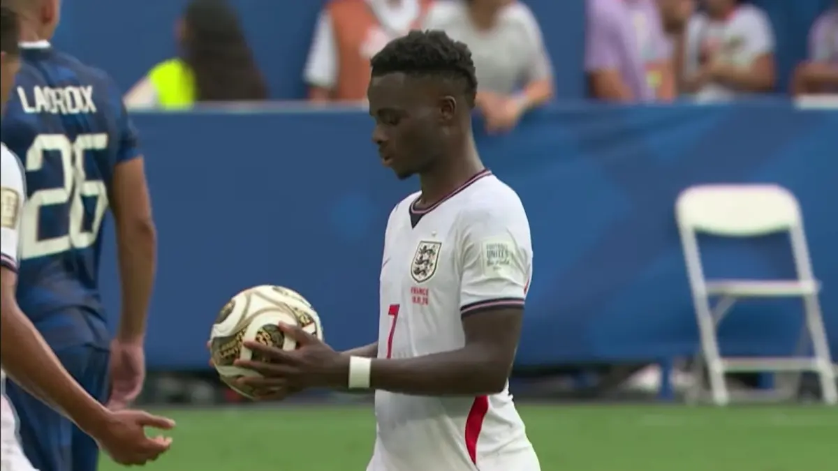Bukayo Saka saat akan menendang penalti, saat Inggris berjumpa Prancis