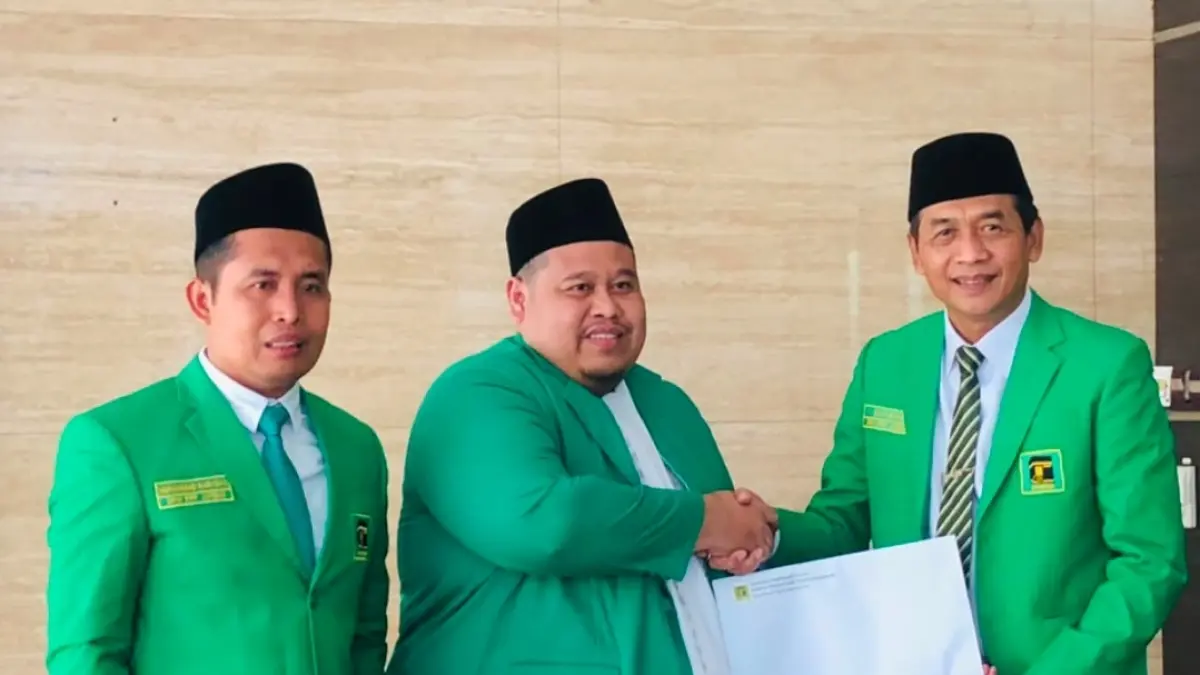 PPP REMBANG/RADAR KUDUS

AMANAH: Ketua DPC PPP Rembang Ulul Rosyadi Mubarok menerima SK kepengurusan dari Ketua DPW PPP Jateng Suyono baru-baru ini.