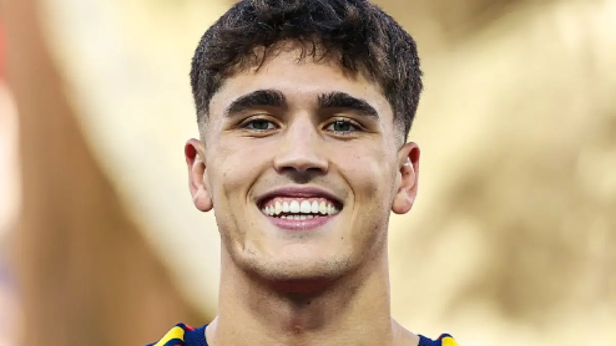 Resmi!: Pau Cubarsi (19) dinobatkan jadi Pemain Muda Terbaik Piala Dunia 2026, sisihkan rekan setimnya sendiri, Lamine Yamal!
Dari desa kecil di Girona tanpa lapangan bola, sampai jadi bek terbaik turnamen dan juara dunia bareng Spanyol!
